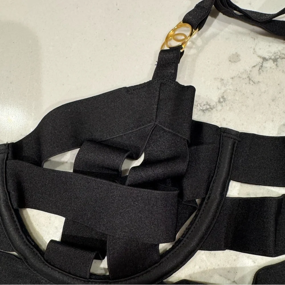 Victoria’s Secret Black Strappy Unlined Bra Size 32B
